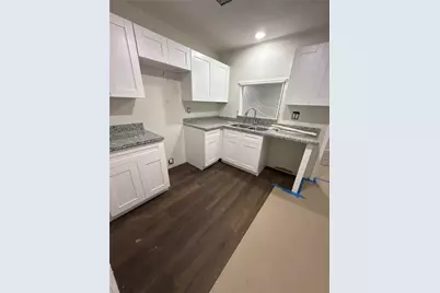 431 N Tinsley Street, Angleton, TX 77515 - Photo 3