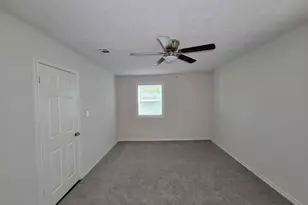 431 N Tinsley St, Angleton, TX 77515 - Photo 23