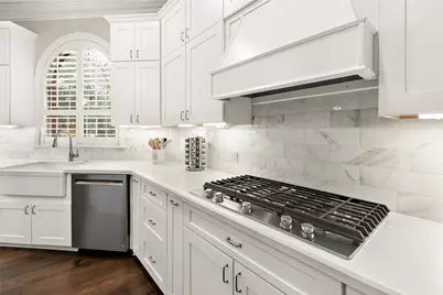 6 Steepbank Drive, The Woodlands, TX 77381 - Photo 9