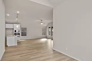 5218 Maple Wood Dr, Manvel, TX 77578 - Photo 11