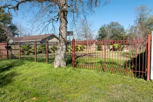 206 Oddo St, Houston, TX 77022 - Photo 5