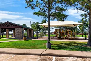 702 Green Clover Ln, Rosharon, TX 77583 - Photo 25