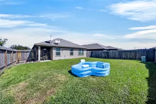 702 Green Clover Ln, Rosharon, TX 77583 - Photo 49