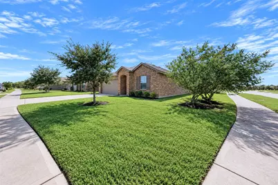 702 Green Clover Lane, Rosharon, TX 77583 - Photo 3