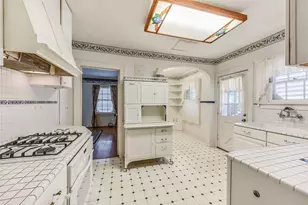 214 9th Ave N, Texas City, TX 77590 - Photo 13