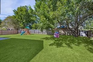 1043 Danforth Dr, Houston, TX 77062 - Photo 7