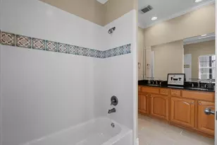 5624 Dolores St, Houston, TX 77057 - Photo 33