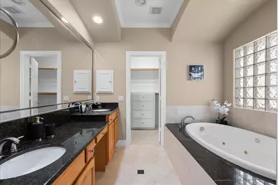 5624 Dolores St, Houston, TX 77057 - Photo 27