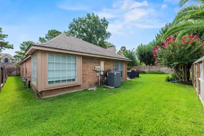 7511 Almond Springs Drive, Houston, TX 77095 - Photo 33