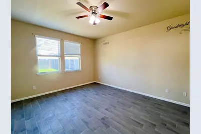 10126 Larch Creek Court, Houston, TX 77044 - Photo 9