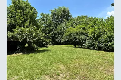 1102 N Battlebell Road, Highlands, TX 77562 - Photo 1