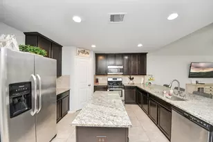 8126 Carillon Way, Rosharon, TX 77583 - Photo 17