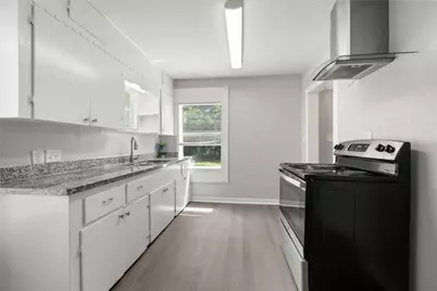 9210 Compton Street, Houston, TX 77016 - Photo 3