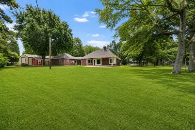822 Sentinel Oaks, Pinehurst, TX 77362 - Photo 3
