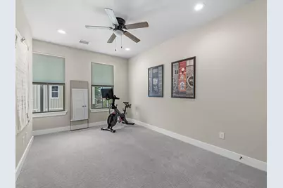 307 Charlock Street, Houston, TX 77022 - Photo 9