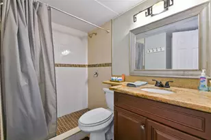 6102 Seawall Blvd, Galveston, TX 77551 - Photo 9