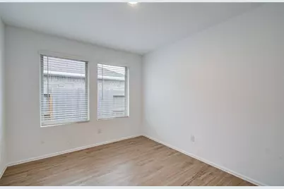 9211 Redwood Branch Drive NE, Baytown, TX 77521 - Photo 15