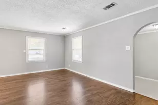 1929 Magnolia Dr, La Marque, TX 77568 - Photo 3