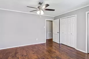 1929 Magnolia Dr, La Marque, TX 77568 - Photo 11