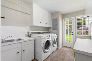 6004 Lakeside Dr, Liberty, TX 77575 - Photo 13