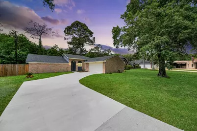 7427 Willow Oak Drive, Baytown, TX 77521 - Photo 1