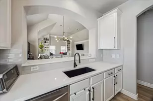 2947 Clinton Dr, Houston, TX 77020 - Photo 9