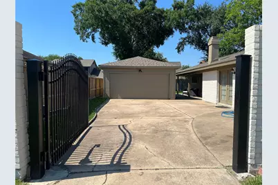 12314 Meadowhollow Drive, Meadows Place, TX 77477 - Photo 37