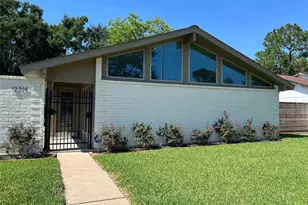 12314 Meadow Hollow Dr, Meadows Place, TX 77477 - Photo 5