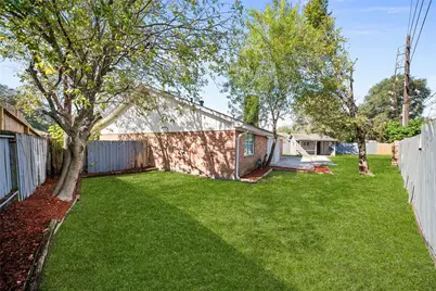 8606 Parkhill Forest Drive, Houston, TX 77088 - Photo 31