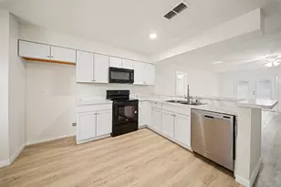 8606 Parkhill Forest Dr, Houston, TX 77088 - Photo 15