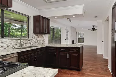 27 Berryfrost Lane, The Woodlands, TX 77380 - Photo 7