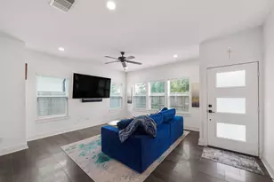 209 Blueberry St, Houston, TX 77018 - Photo 5