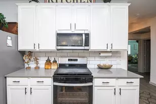 7723 Golden Rubia Ln, Rosharon, TX 77583 - Photo 9