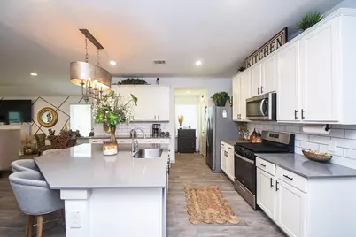 7723 Golden Rubia Lane, Rosharon, TX 77583 - Photo 7