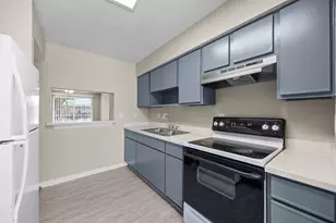 9616 Long Point Rd, Houston, TX 77055 - Photo 7