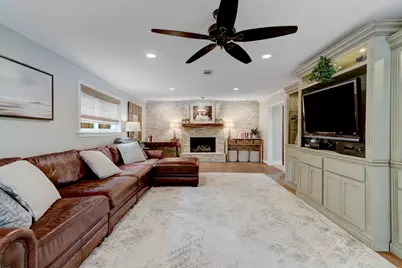 1618 Hillendahl Boulevard, Houston, TX 77055 - Photo 9