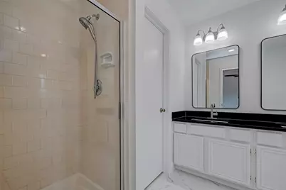 16015 Surrey Woods Drive, Friendswood, TX 77546 - Photo 33