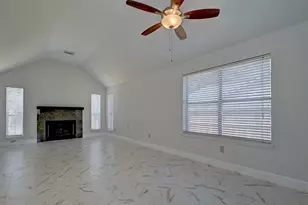 16015 Surrey Woods Dr, Friendswood, TX 77546 - Photo 15