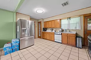 608 Alta Vista Dr, Pasadena, TX 77502 - Photo 7