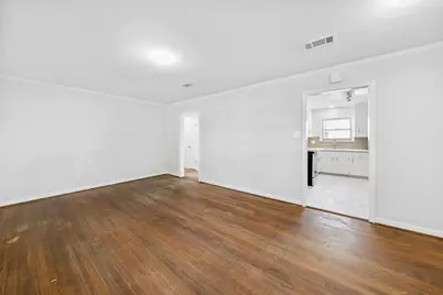 1805 1st Avenue N, Texas City, TX 77590 - Photo 5