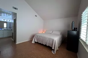 2100 Commonwealth St, Houston, TX 77006 - Photo 15