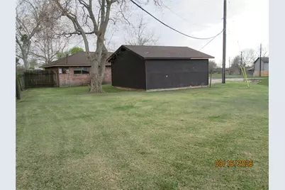403 Lotus Street, Lake Jackson, TX 77566 - Photo 7
