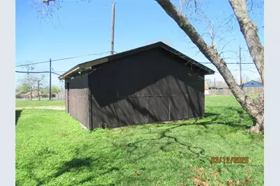 403 Lotus Street, Lake Jackson, TX 77566 - Photo 7