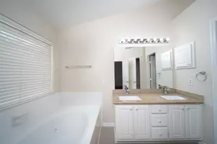 18 Painted Canyon Pl, The Woodlands, TX 77381 - Photo 13