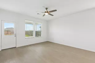 16310 Vivid Creek Ct, Conroe, TX 77302 - Photo 9