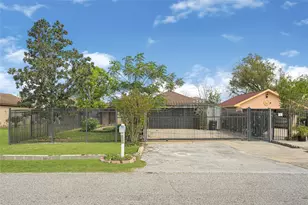 9208 Carousel Ln, Houston, TX 77080 - Photo 1
