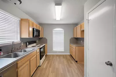 10807 Twin Circles Drive, Montgomery, TX 77356 - Photo 3