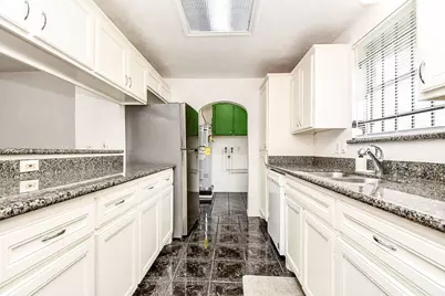 9037 Crestview Drive, Houston, TX 77078 - Photo 5