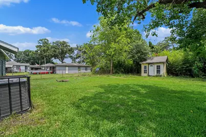8433 Woodlyn Road, Houston, TX 77028 - Photo 19