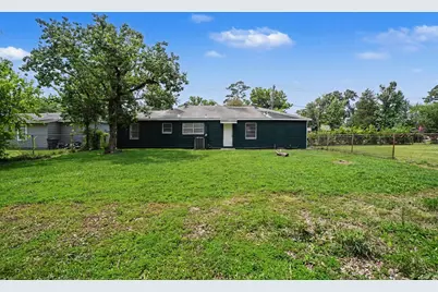 8433 Woodlyn Road, Houston, TX 77028 - Photo 17